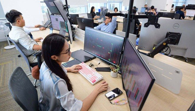 Thanh khoản chứng khoán giảm mạnh trước kỳ nghỉ lễ