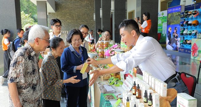 Từ niềm tin người tiêu dùng đến bài toán chiếm lĩnh thị trường của hàng Việt