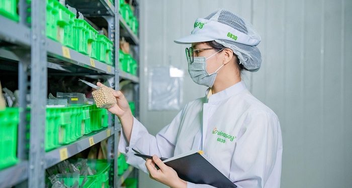Vinasoy công bố thông điệp mới, kiến tạo dưỡng chất lành từ đậu nành và hạt