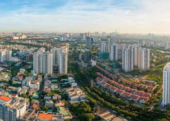 Nhà đất TP.HCM giảm giá cả tỷ đồng vẫn khó bán, thanh khoản xuống thấp