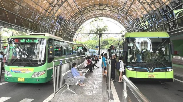 Thành phố tăng chuyến xe buýt, kéo dài thời gian hoạt động metro số 1 dịp Quốc khánh