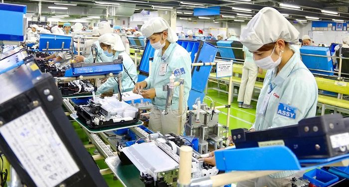 Doanh nghiệp điện tử xin nới giờ làm thêm tới 500 giờ/năm