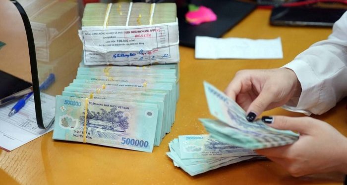 Lãi suất ngân hàng đồng loạt giảm, dòng vốn đang hướng mạnh vào các động lực tăng trưởng