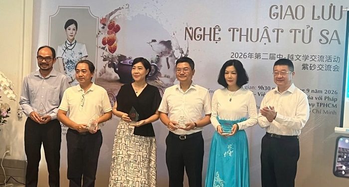 TP.HCM: giao lưu thơ ca và nghệ thuật tử sa với nhà thơ Dương Thanh Từ