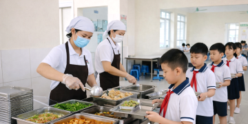 Tăng cường bảo đảm an toàn, chất lượng bữa ăn bán trú trong các cơ sở giáo dục